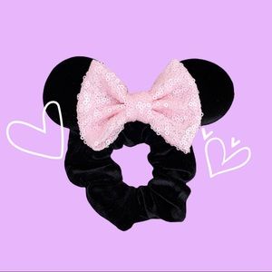 Minnie Mouse Scrunchie